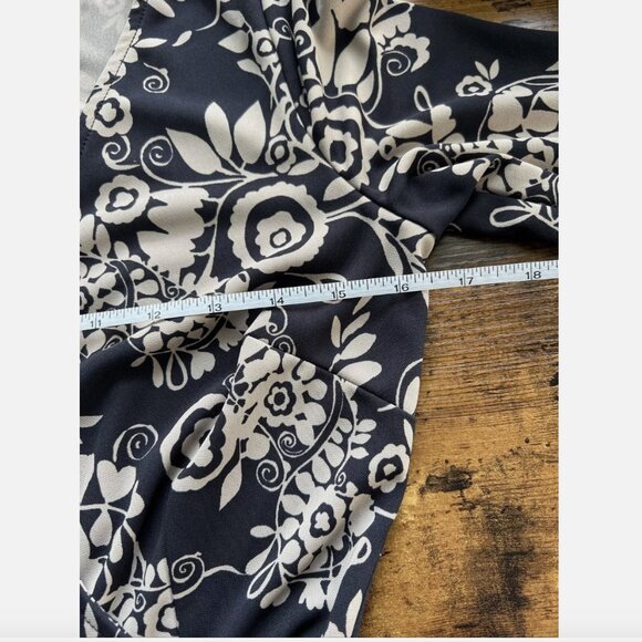 LOFT Dark Floral Print Navy + Cream True Wrap Midi Dress - Size 0 - Picture 4 of 8